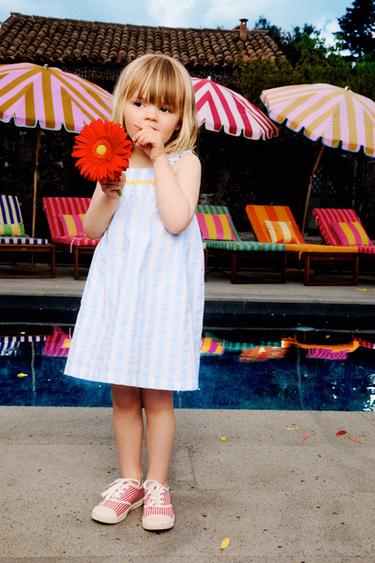 PRUHOVANÉ ŠATY S VLNITOU STUHOU CASA LAWA © X ZARA KIDS - Světle modrá od Zara