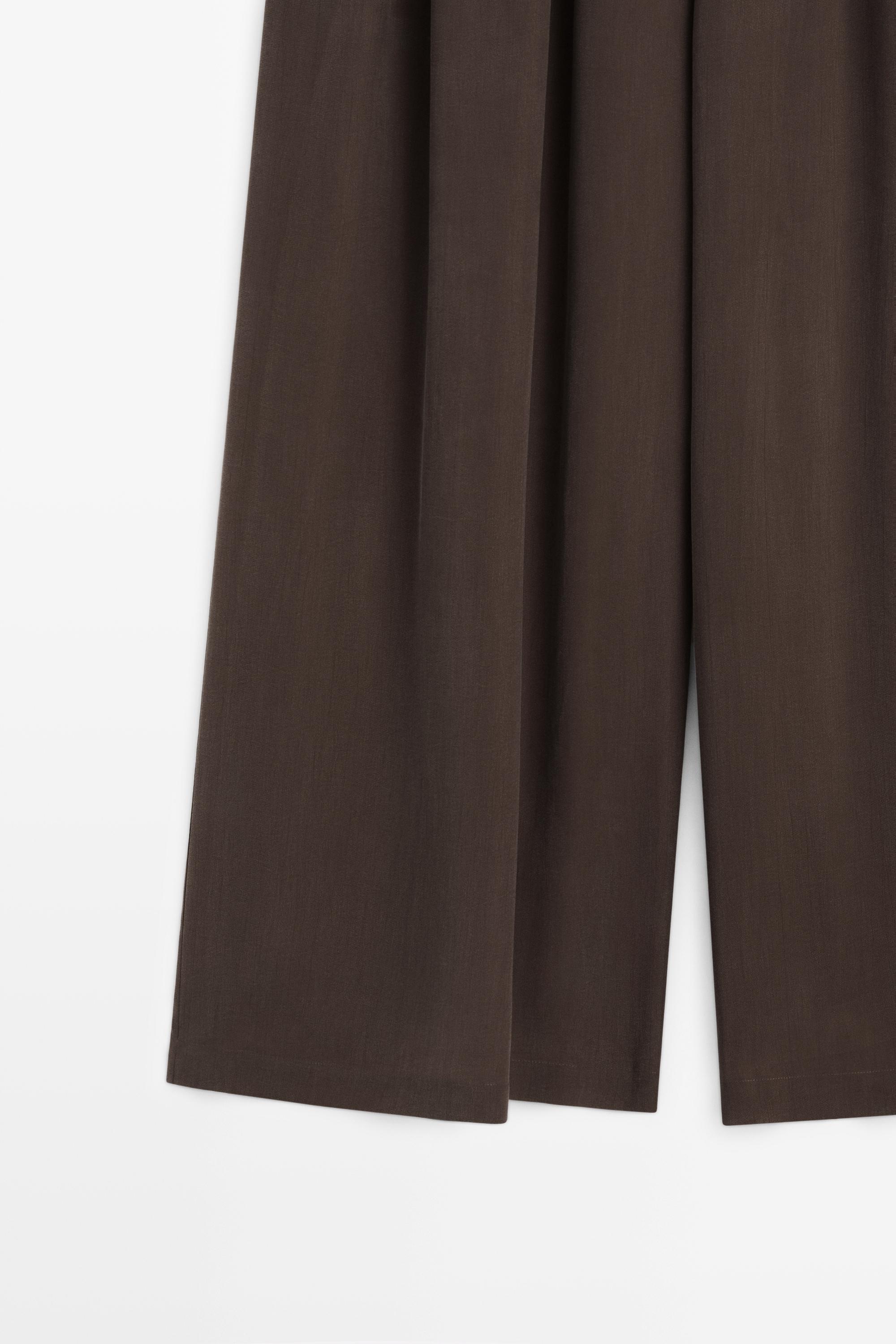 Total look flowing skort