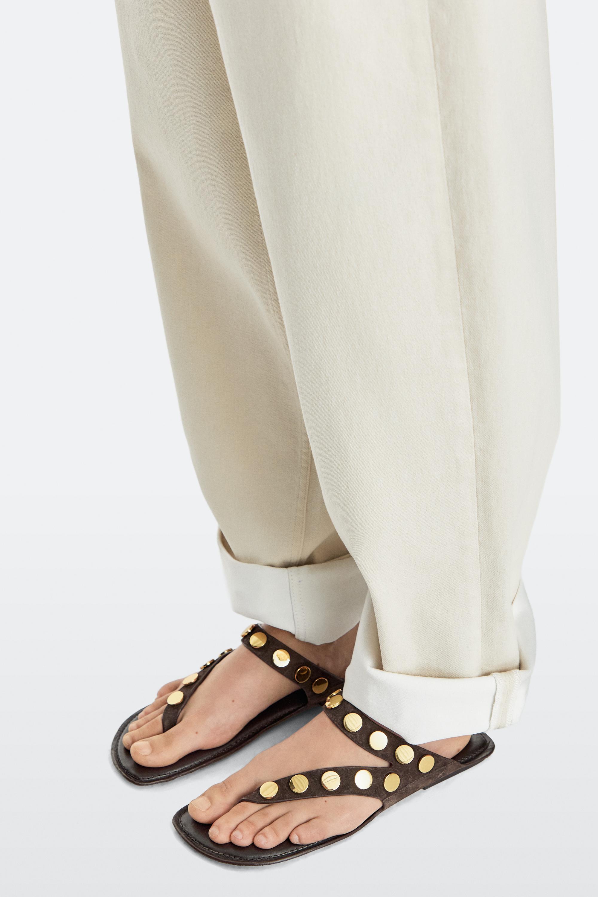 Sandales croûte de cuir avec clous