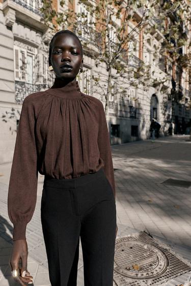 JERSEY PUNTO BOTONES - Marrón de Zara