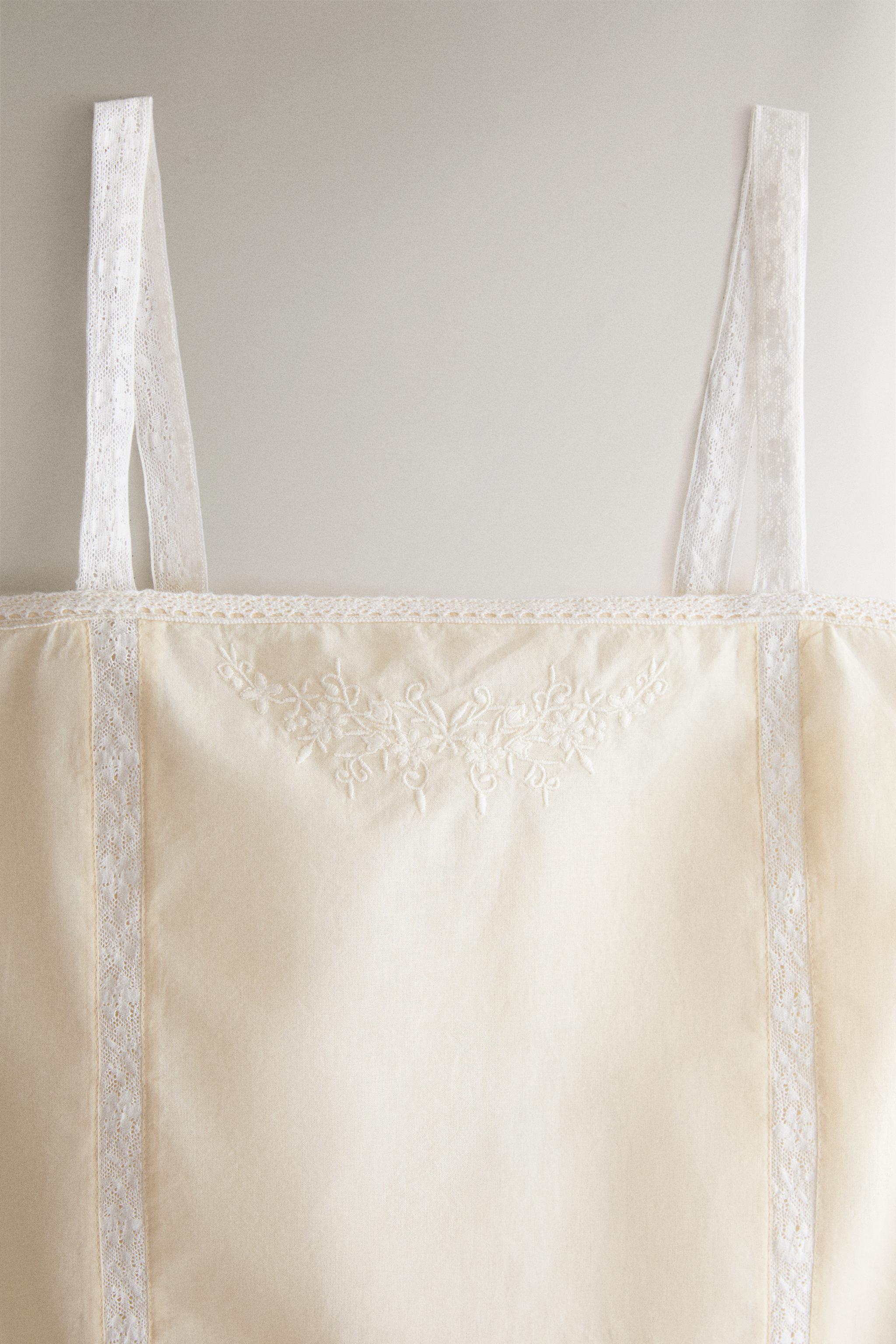 LACE EMBROIDERED COTTON NIGHTGOWN