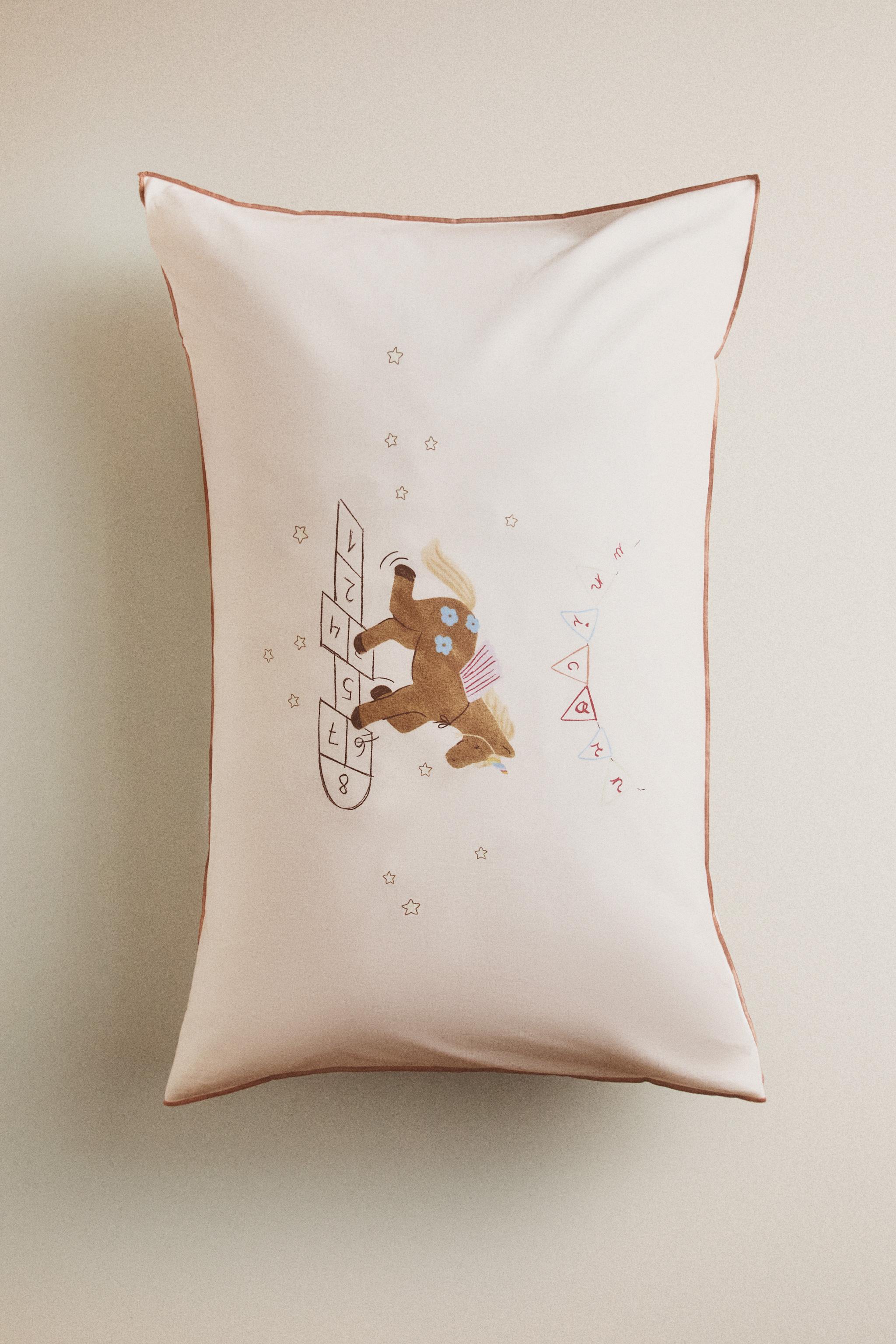 KIDS' UNICORN PILLOWCASE — Light pink