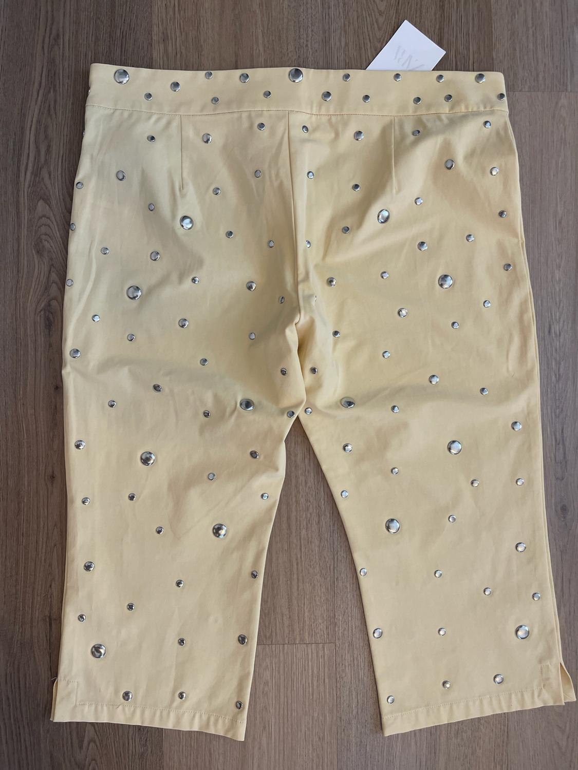 STUDDED CAPRI PANTS - Image 4