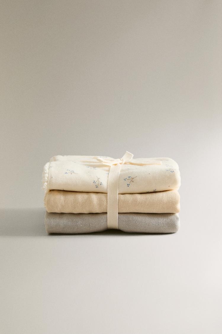 MINI BABY TOWEL WITH MINI FLOWERS (PACK OF 3) Oyster-white