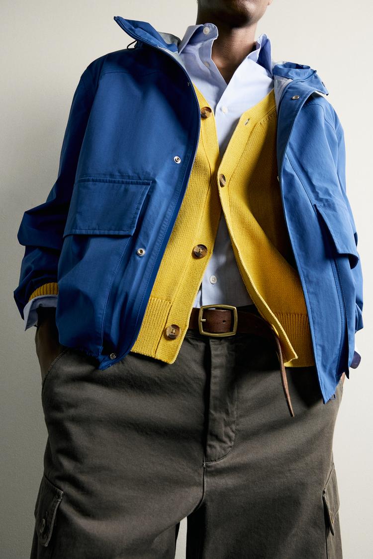 Chaqueta técnica con capucha de corte relajado 7