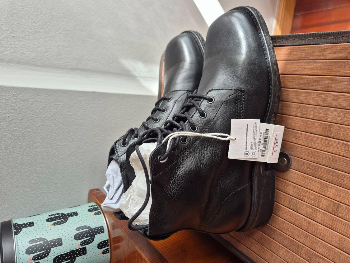 LIMITED EDITION LEATHER LACE-UP BOOTS - Image 2