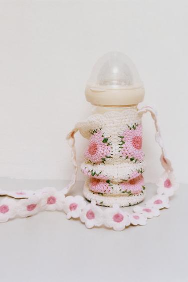 CROCHET FLORAL BOTTLE HOLDER - Ecru by Zara