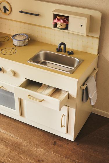 JUGUETE INFANTIL COCINA MADERA - Crema de Zara