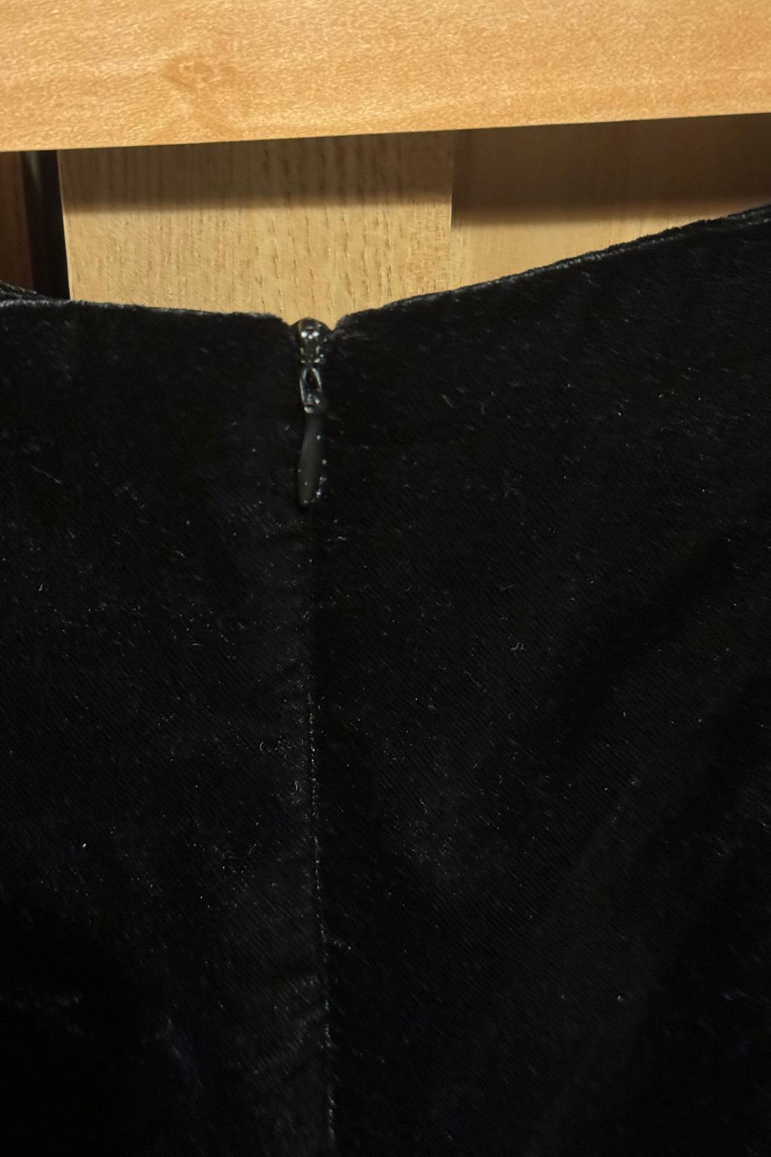 VELVET MINI SKIRT - Image 4