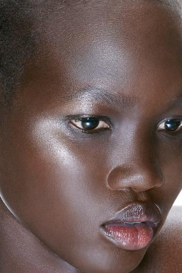 ENLUMINEUR LIQUIDE - TEMPTING GLOW - SHIMMER GOLD de Zara - Image 2