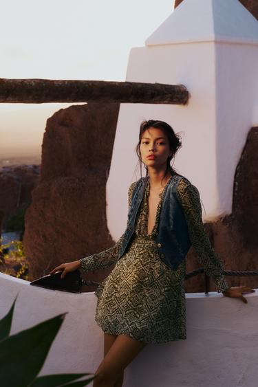 ROBE COURTE IMPRIMÉE - écru/vert kaki de Zara - Image 0