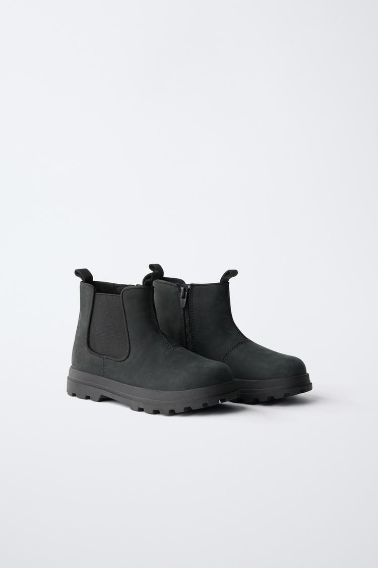 WATER REPELLENT LEATHER CHELSEA BOOTS — Black