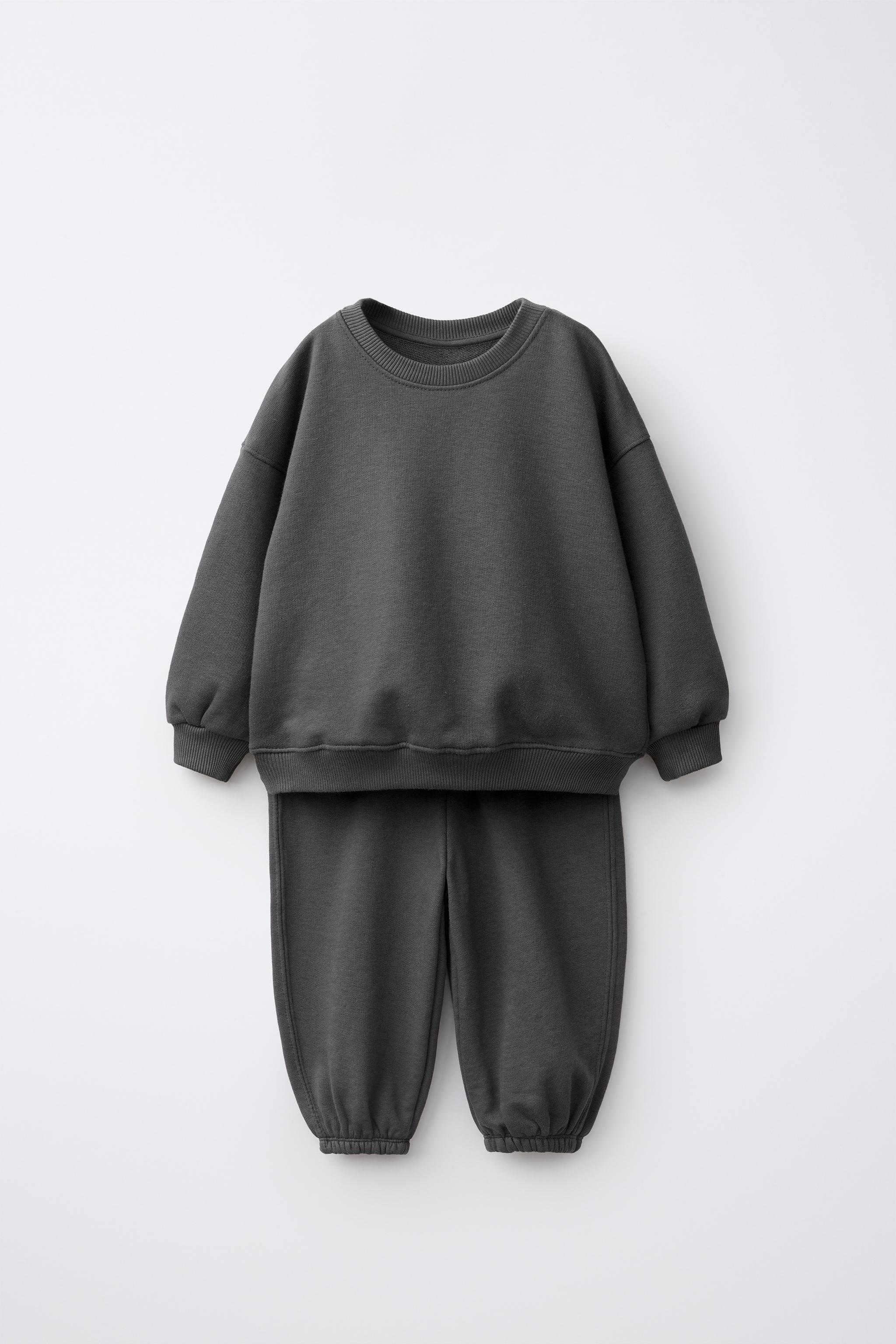 SOLID SWEATSHIRT AND JOGGER PANTS SET