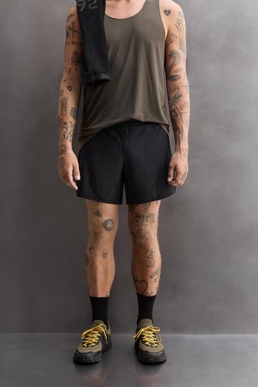 TRAIL RUNNING SHORTS - Black by Zara