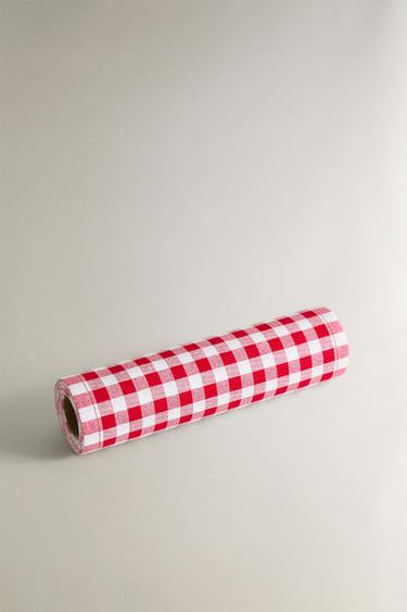 ROLL PACK OF GINGHAM CHECK COTTON NAPKINS (PACK OF 20) - Red / White by Zara - Image 1
