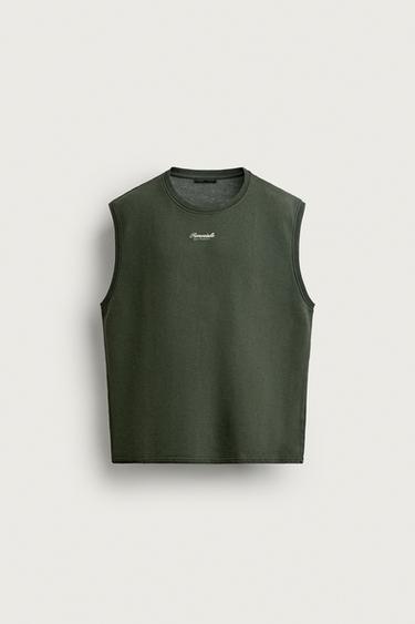 سترة بدون أكمام بقصة مريحة مع تطريز نصي - أخضر داكن by Zara