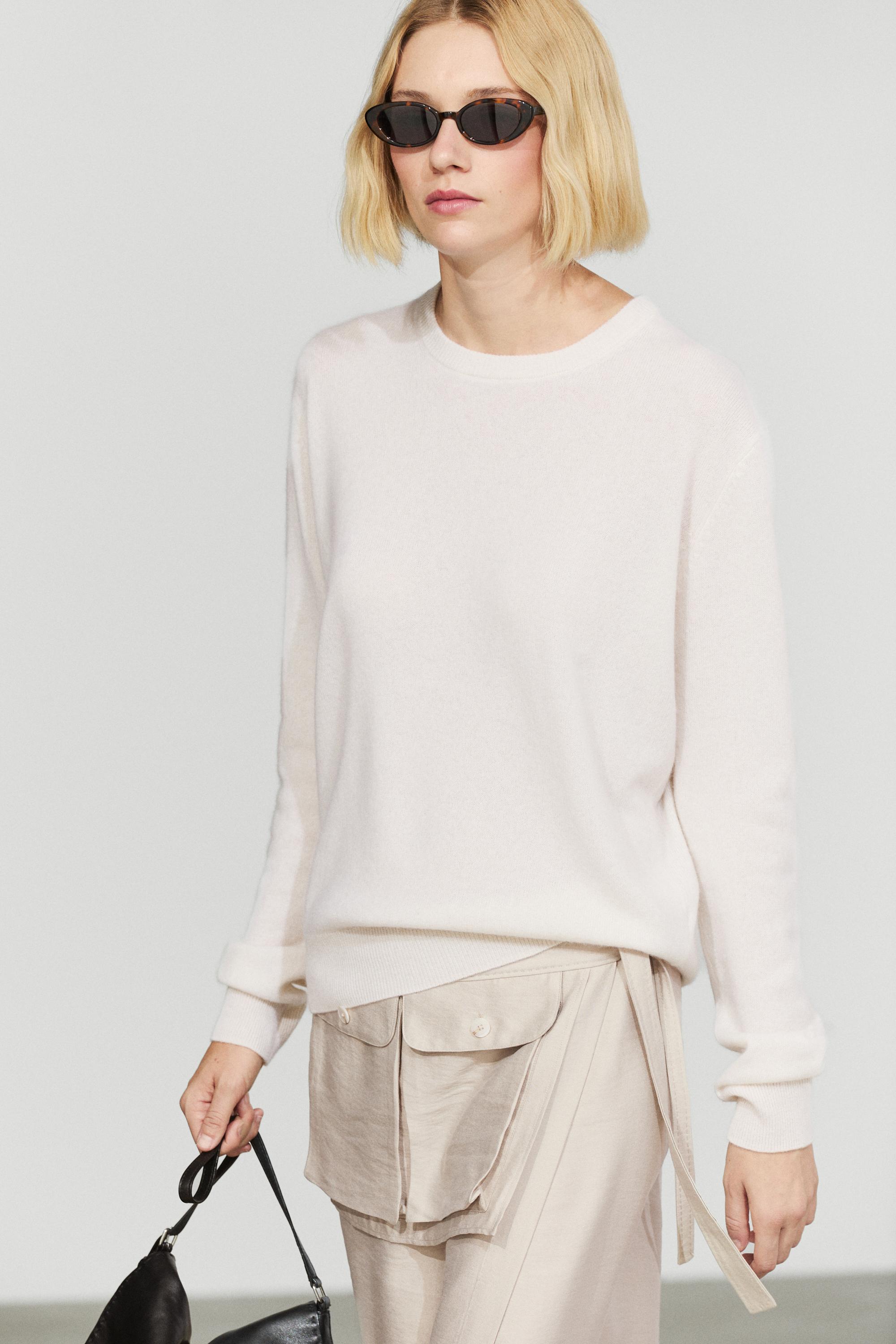 100% cashmere long sleeve sweater — Ecru
