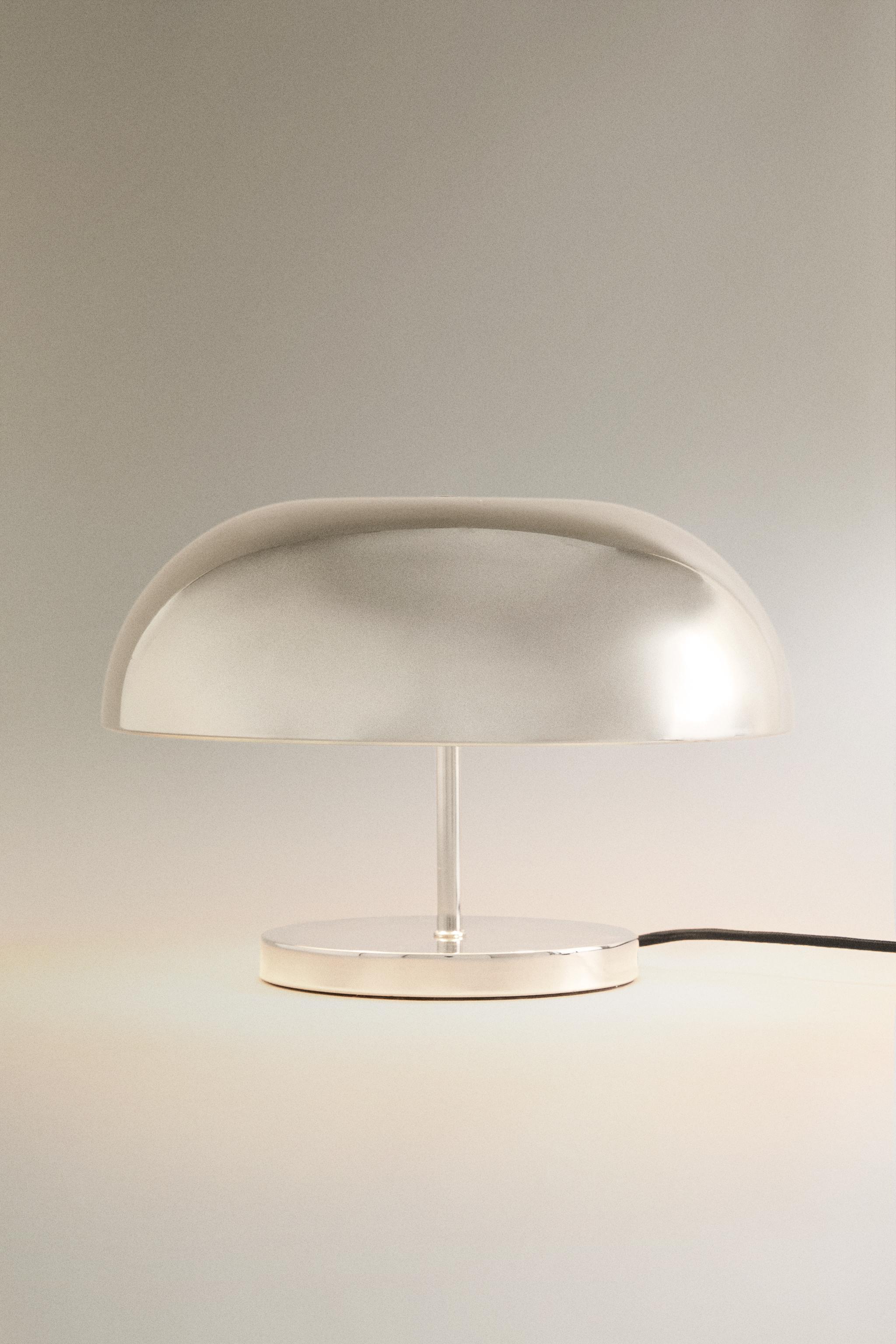 IRON SEMI-SPHERE TABLE LAMP