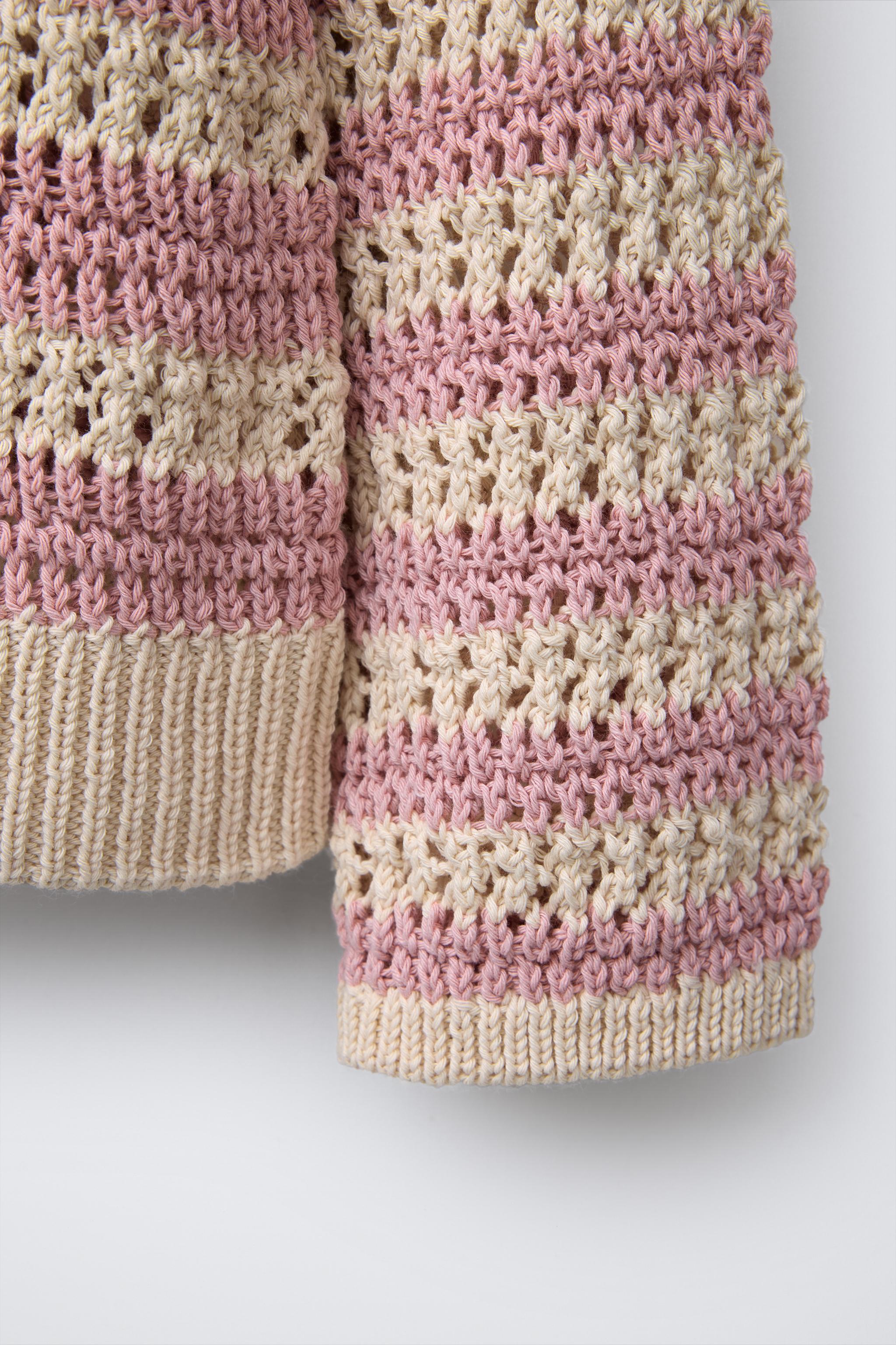 PULL EN MAILLE AJOURÉE À RAYURES