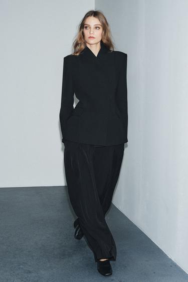 BLAZER ENTALLADA ZW COLLECTION - Negro de Zara