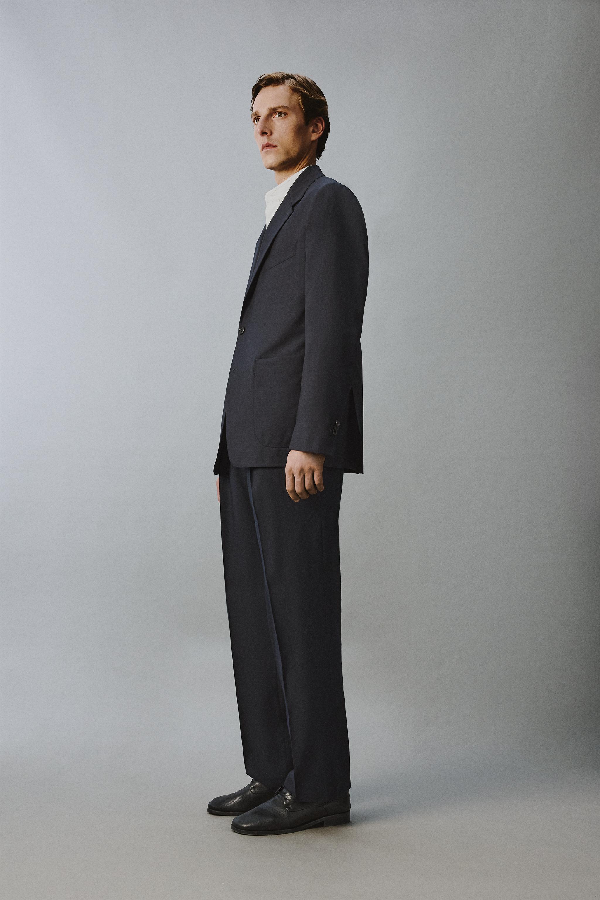100% WOOL RELAXED FIT BLAZER