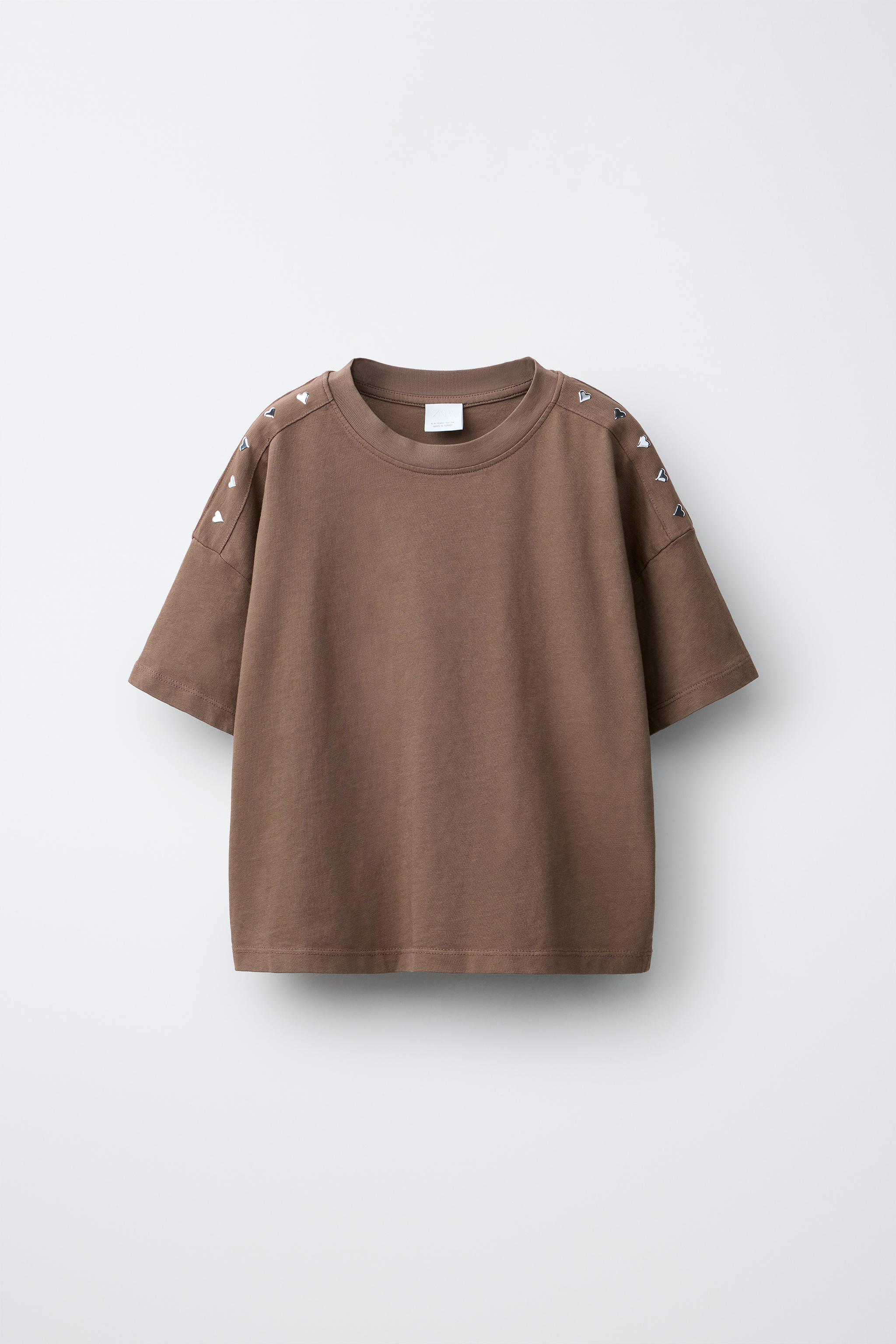 CAMISETA TACHAS CORAZÓN - Marrón | ZARA Chile