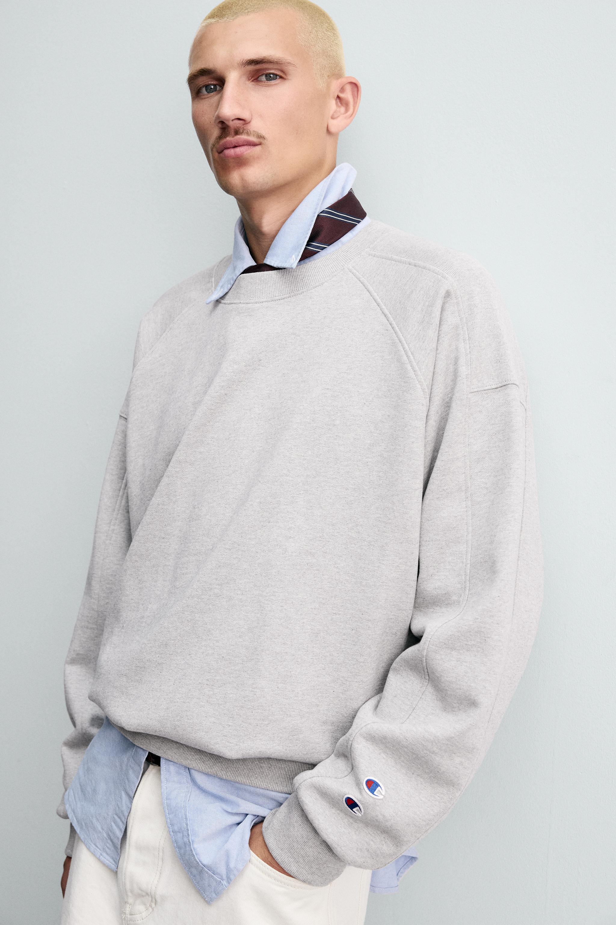 SWEAT RAS DE COU À PIÈCES CHAMPION ® X ZARA