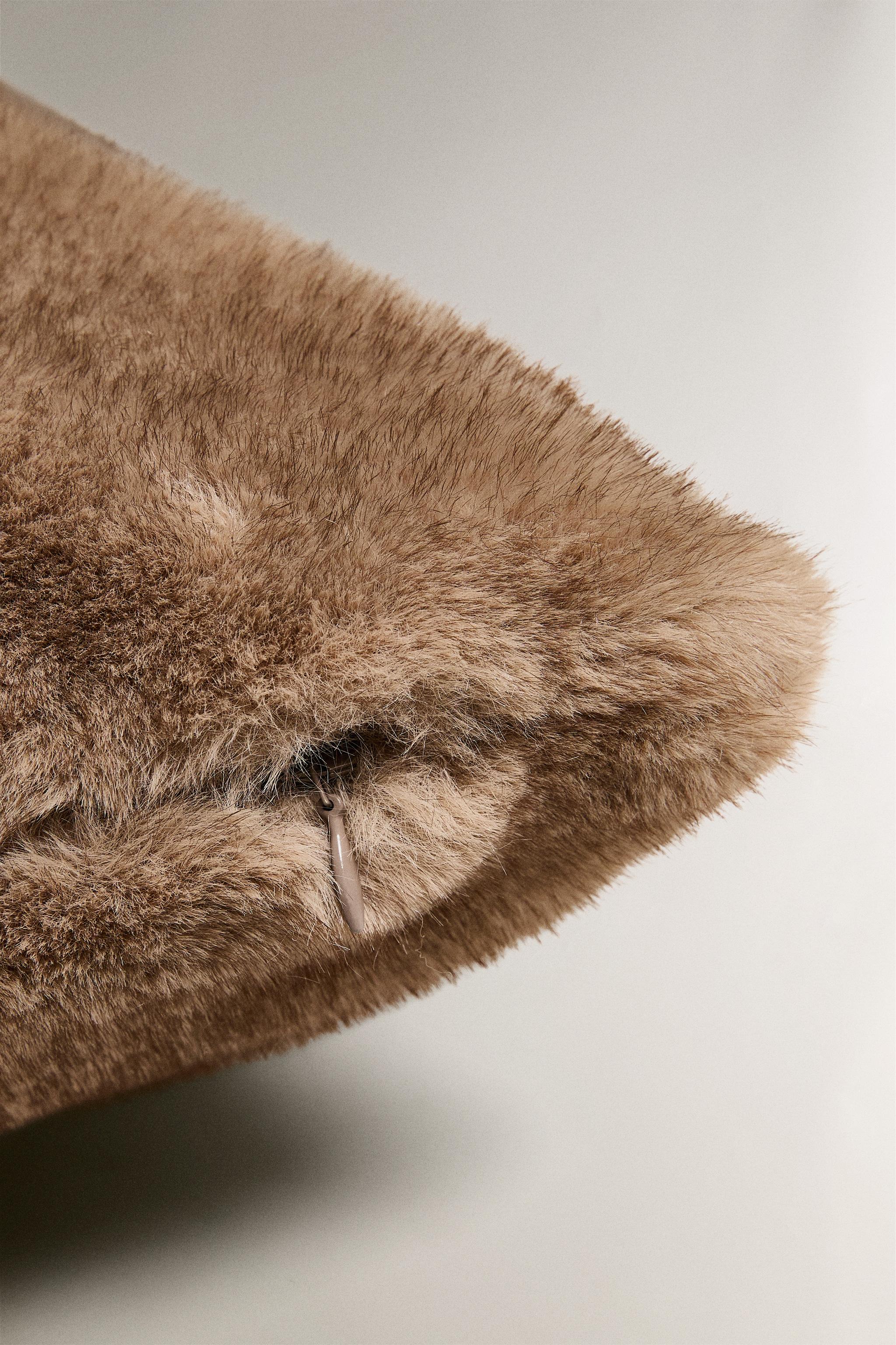 FAUX FUR CUSHION COVER
