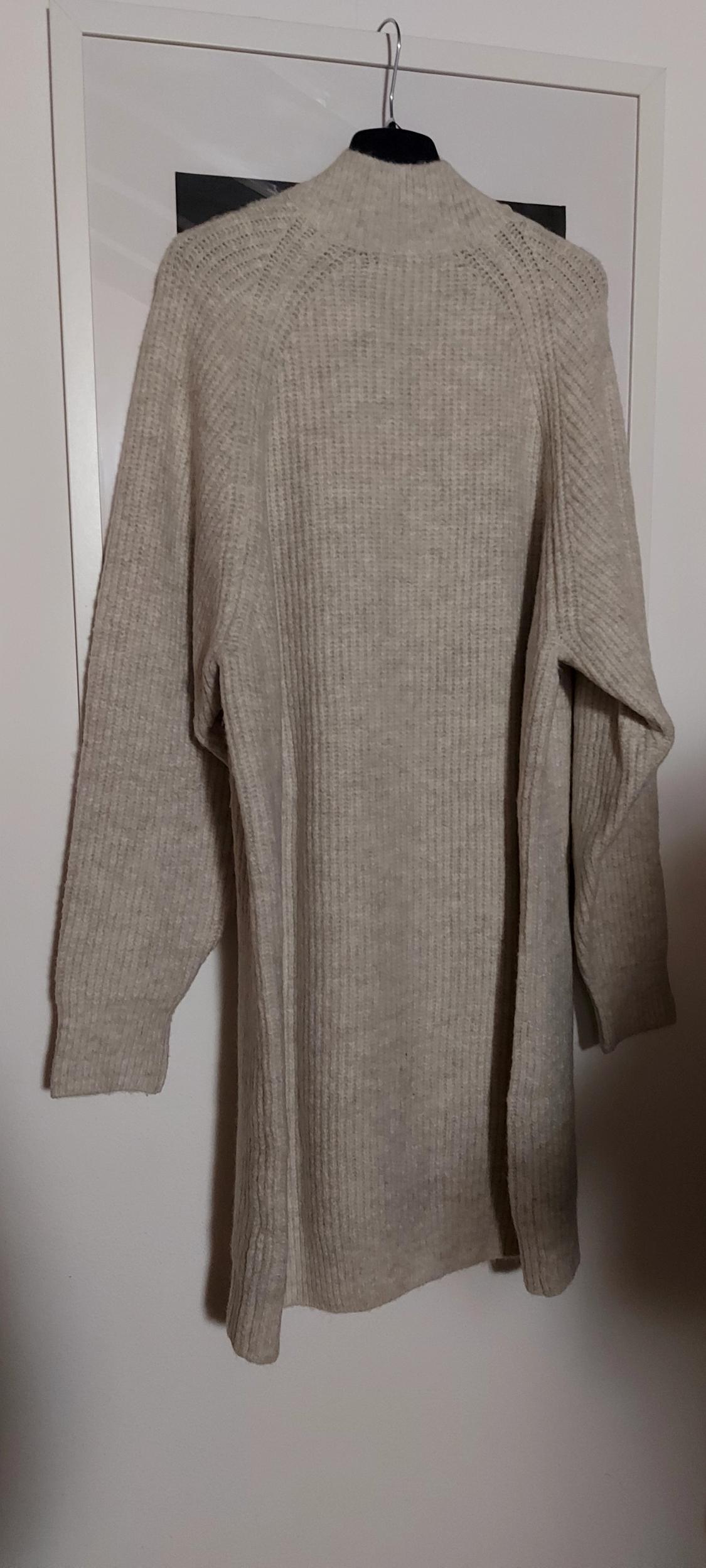 VESTITO MORBIDO E CALDO CON PERCENTUALE DI LANA. - Image 2