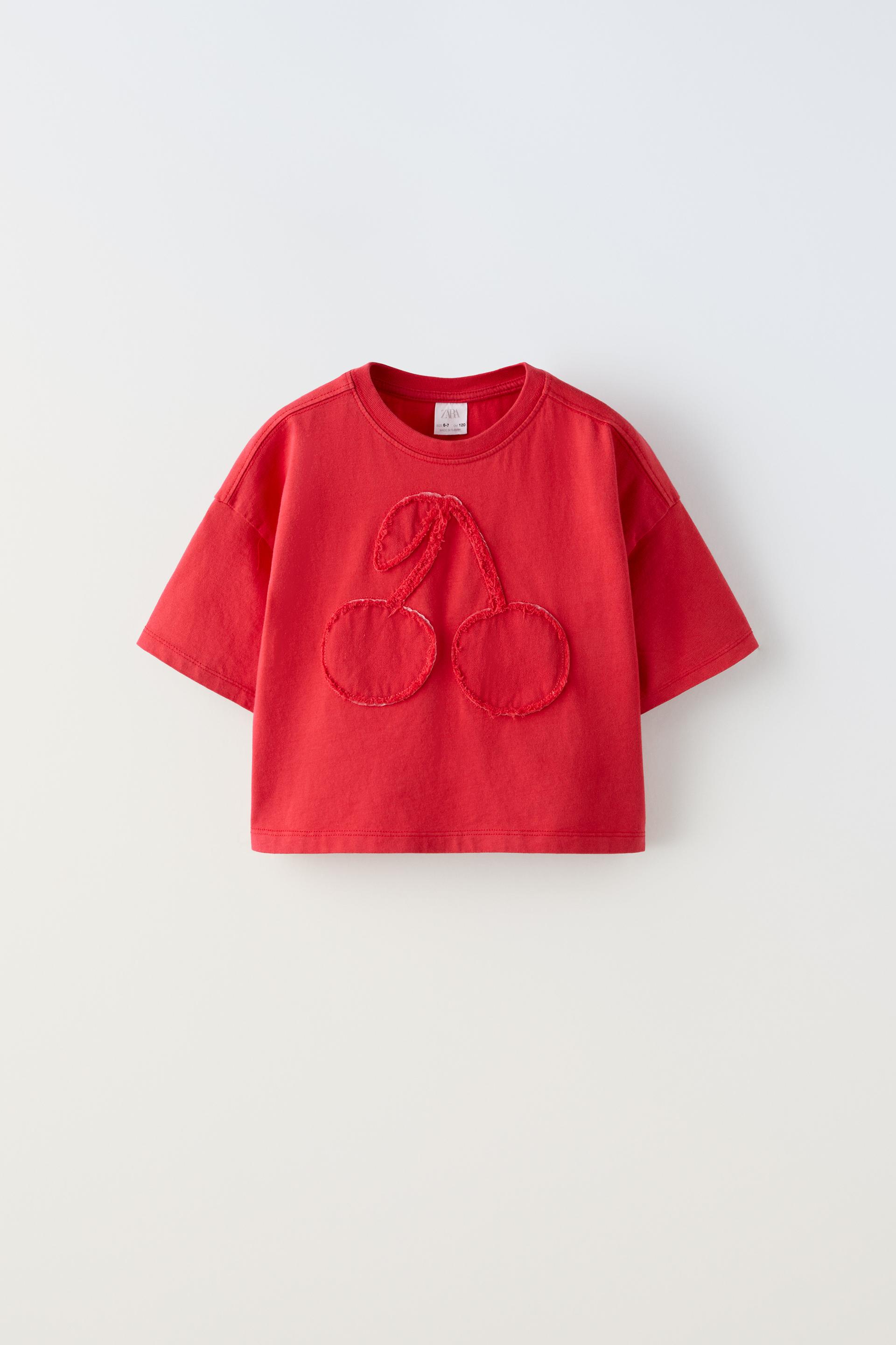 T SHIRT COM REMENDO DESFIADO Vermelho ZARA Portugal t-shirt-com-remendo-desfiado-vermelho-zara-portugal