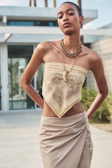 JUPE MIDI À PLIS SUR LES CÔTÉS - Marron clair de Zara - Image 2