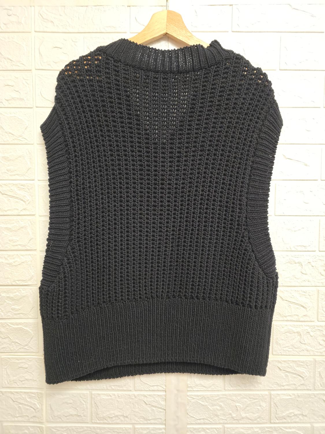 TEXTURED KNIT VEST - Image 2