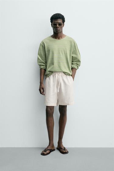 SHORT REGULAR FIT STRUCTURÉ - Blanc cassé de Zara