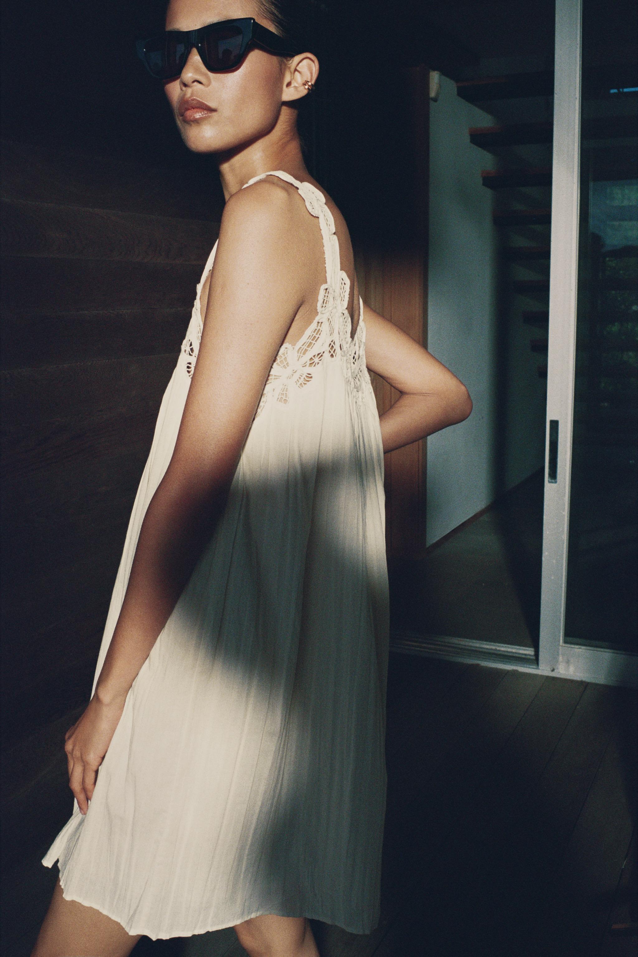ZW COLLECTION EMBROIDERED STRAP DRESS