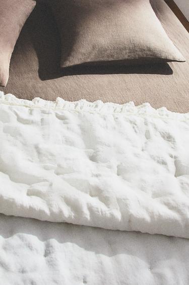 LINEN QUILT WITH LACE TRIM - Oyster-white by Zara