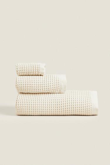 SERVIETTE DE BAIN COTON WAFFLE - Beige clair de Zara