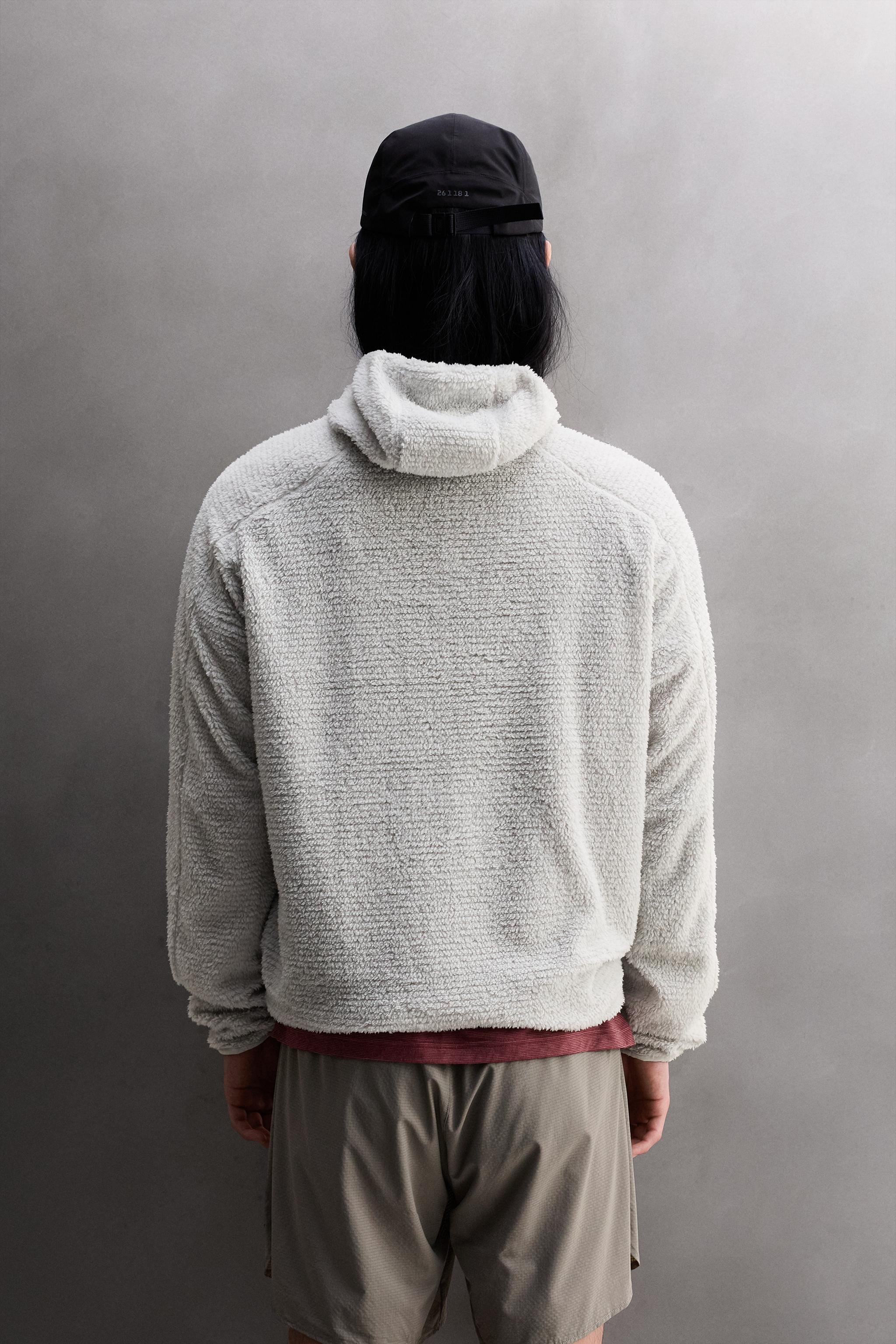 SWEAT POLAIRE TEXTURÉ À CAPUCHE