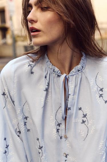 Zara EMBROIDERED PRINT BLOUSE - Blue / White