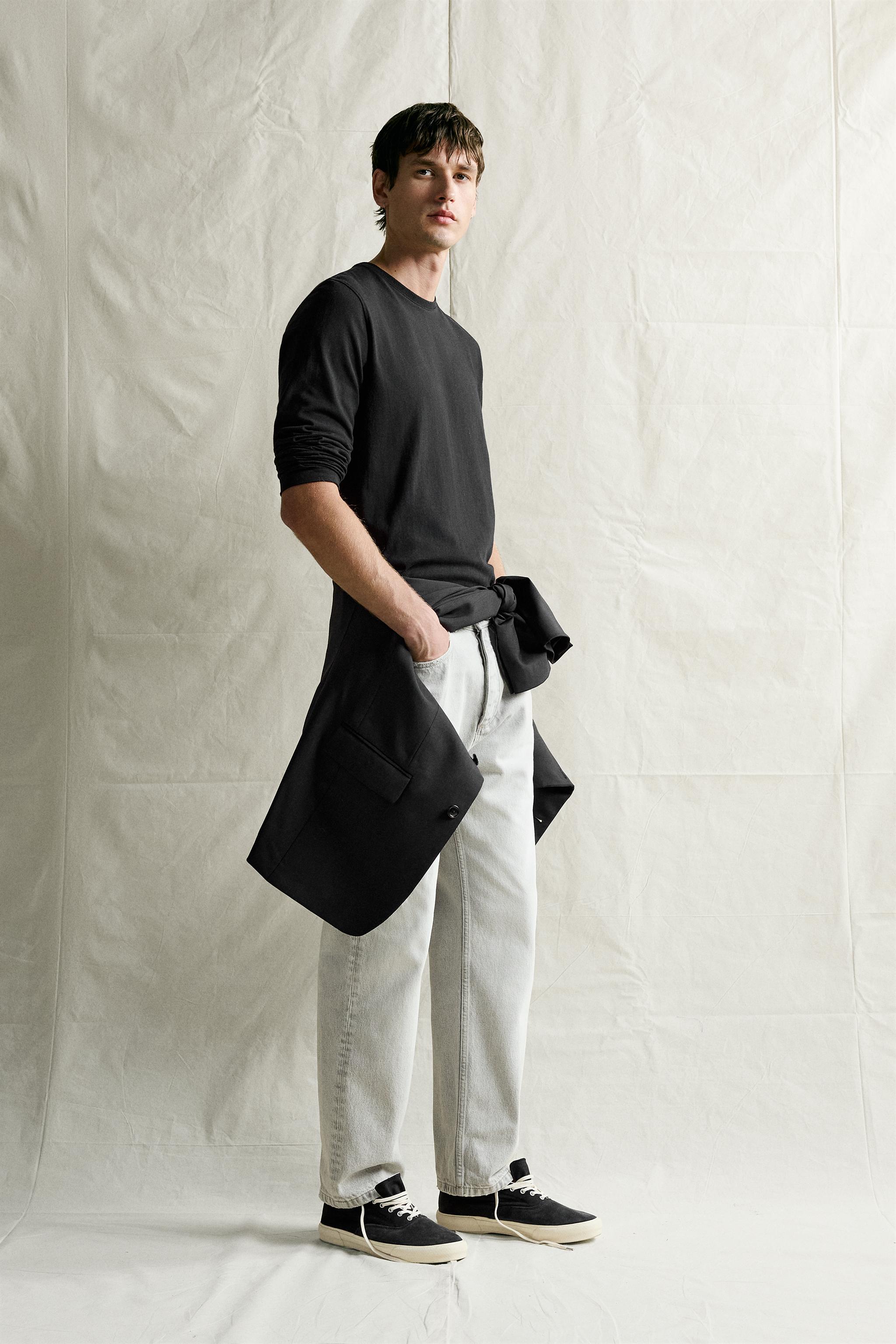 RELAXED FIT LONG SLEEVE T-SHIRT — Black