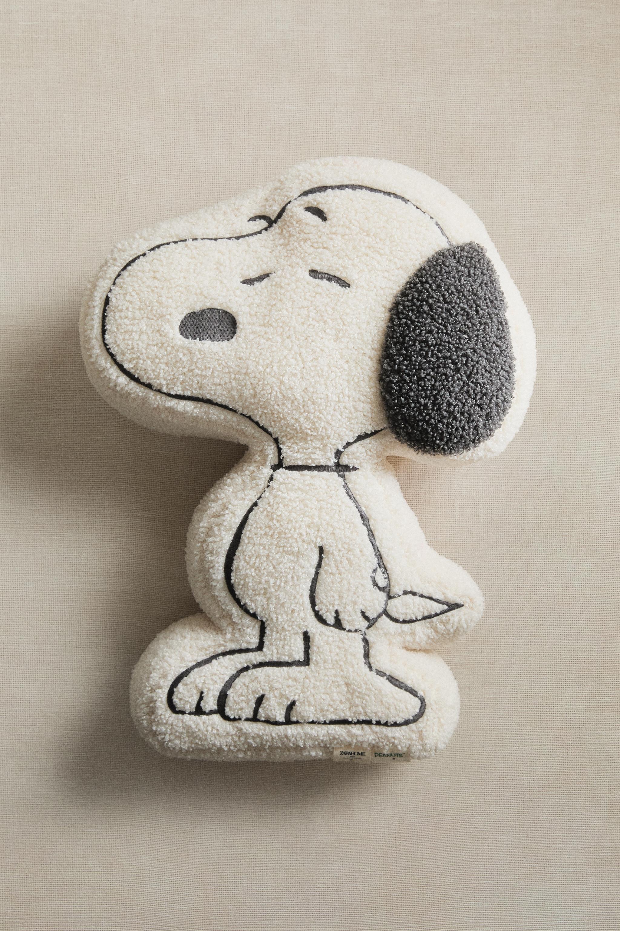 PEANUTS™ CHILDREN’S FAUX SHEARLING THROW PILLOW