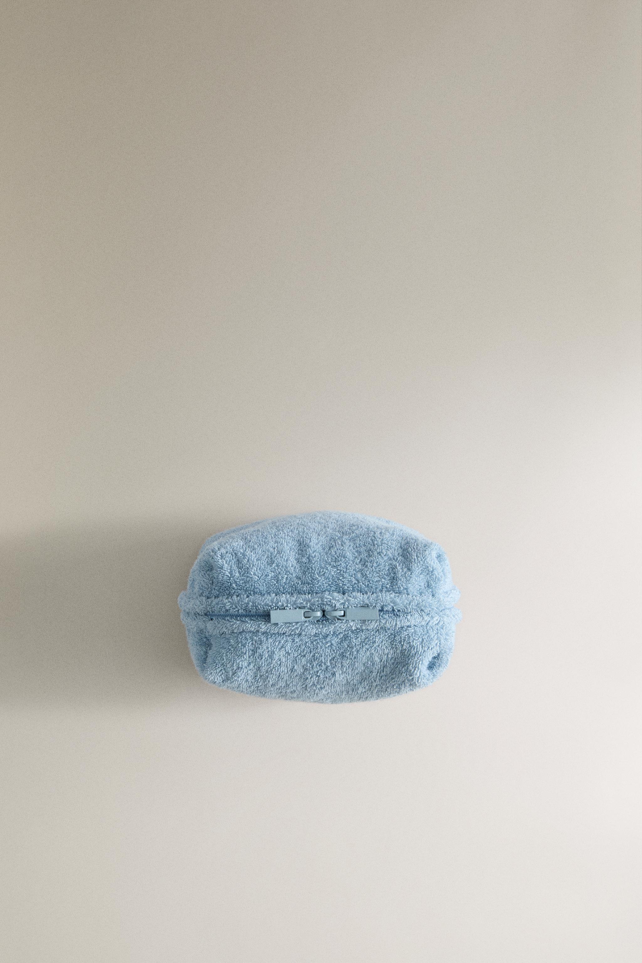 MEDIUM TOWEL MAKEUP BAG