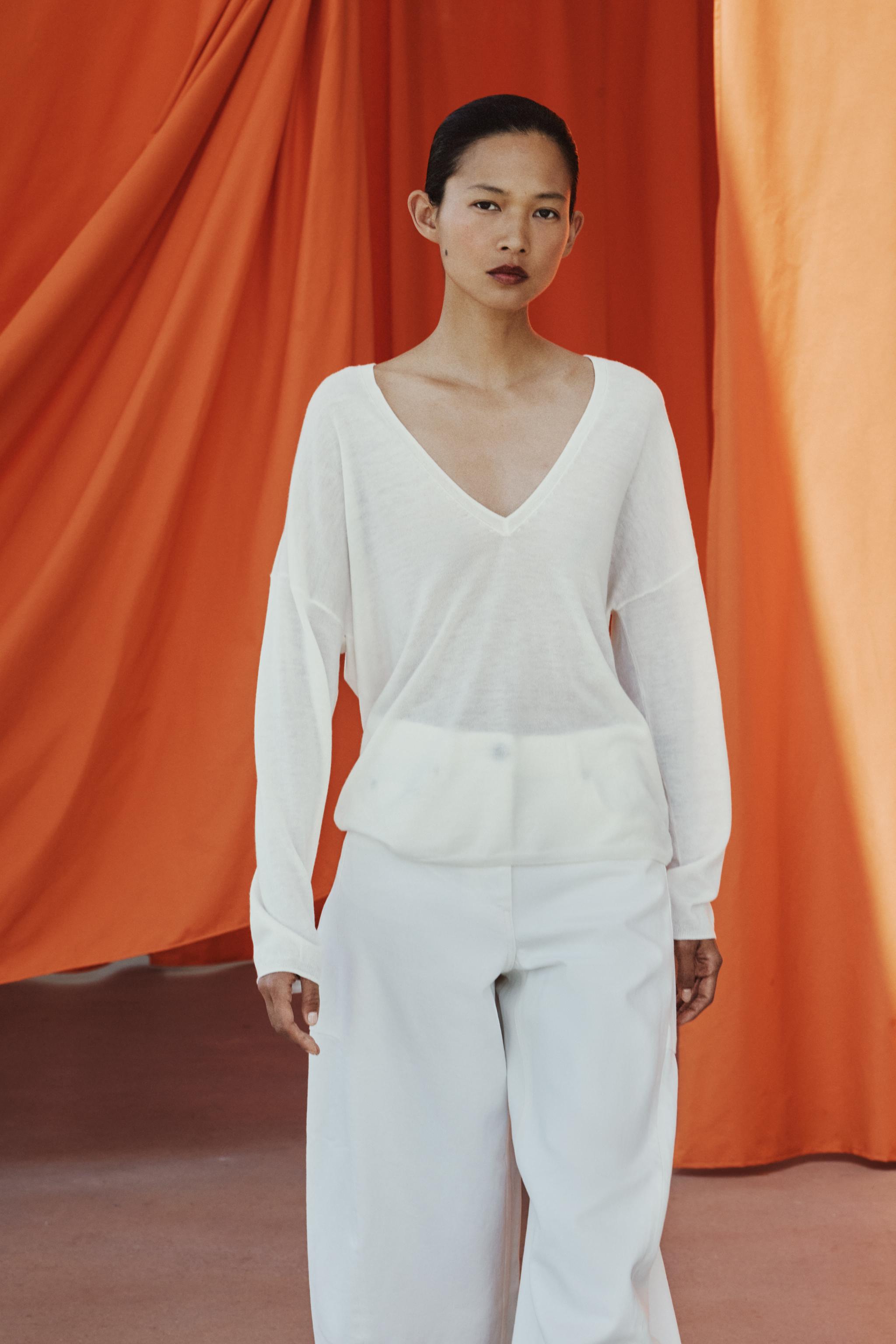 PULL EN MAILLE FINE COL V