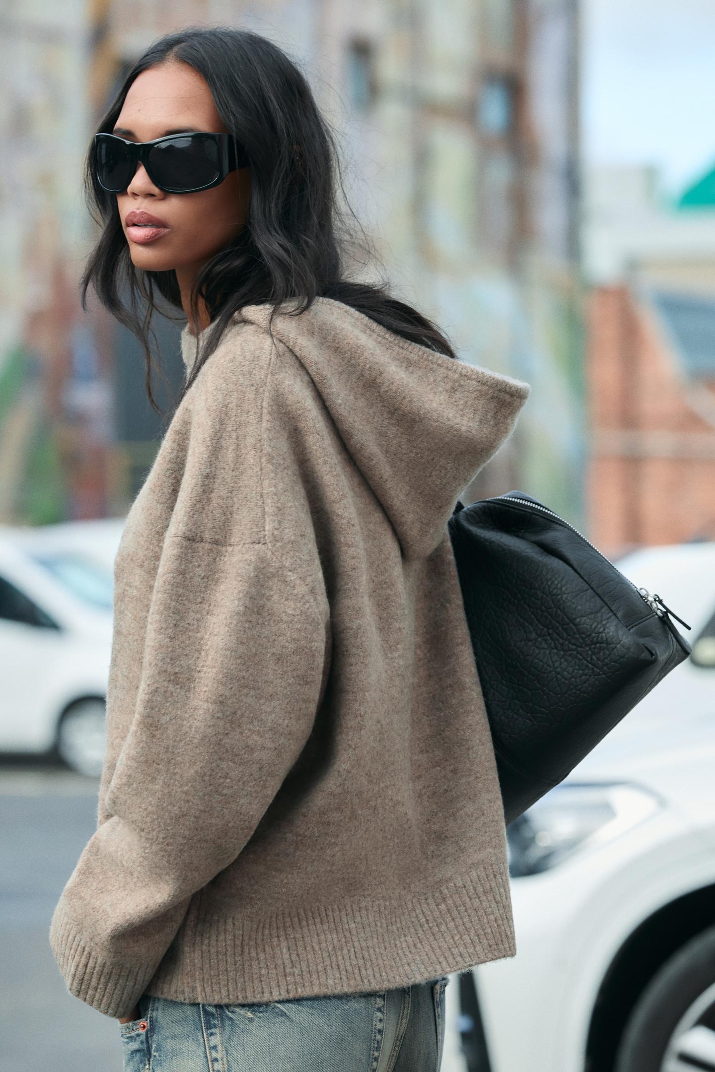 Женское худи Zara Oversized Knit, цвет: Светлый норковый — фото 6