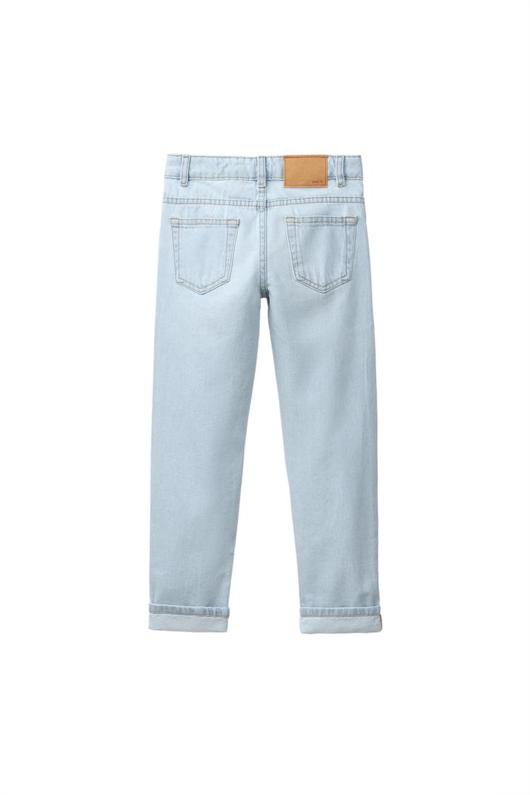 JEANS DE PIERNA RECTA 3