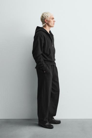 بنطلون رياضي بقصة بالون - أسود الخاص بـ Zara