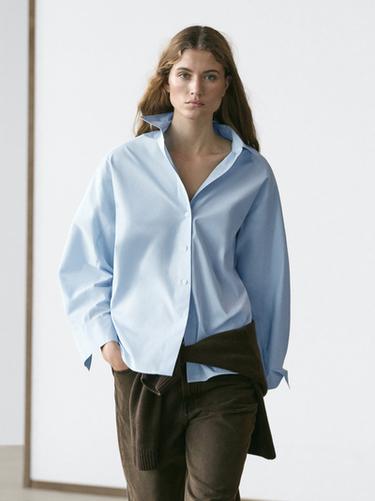 Chemisier en popeline à manches raglan - Bleu ciel de Zara