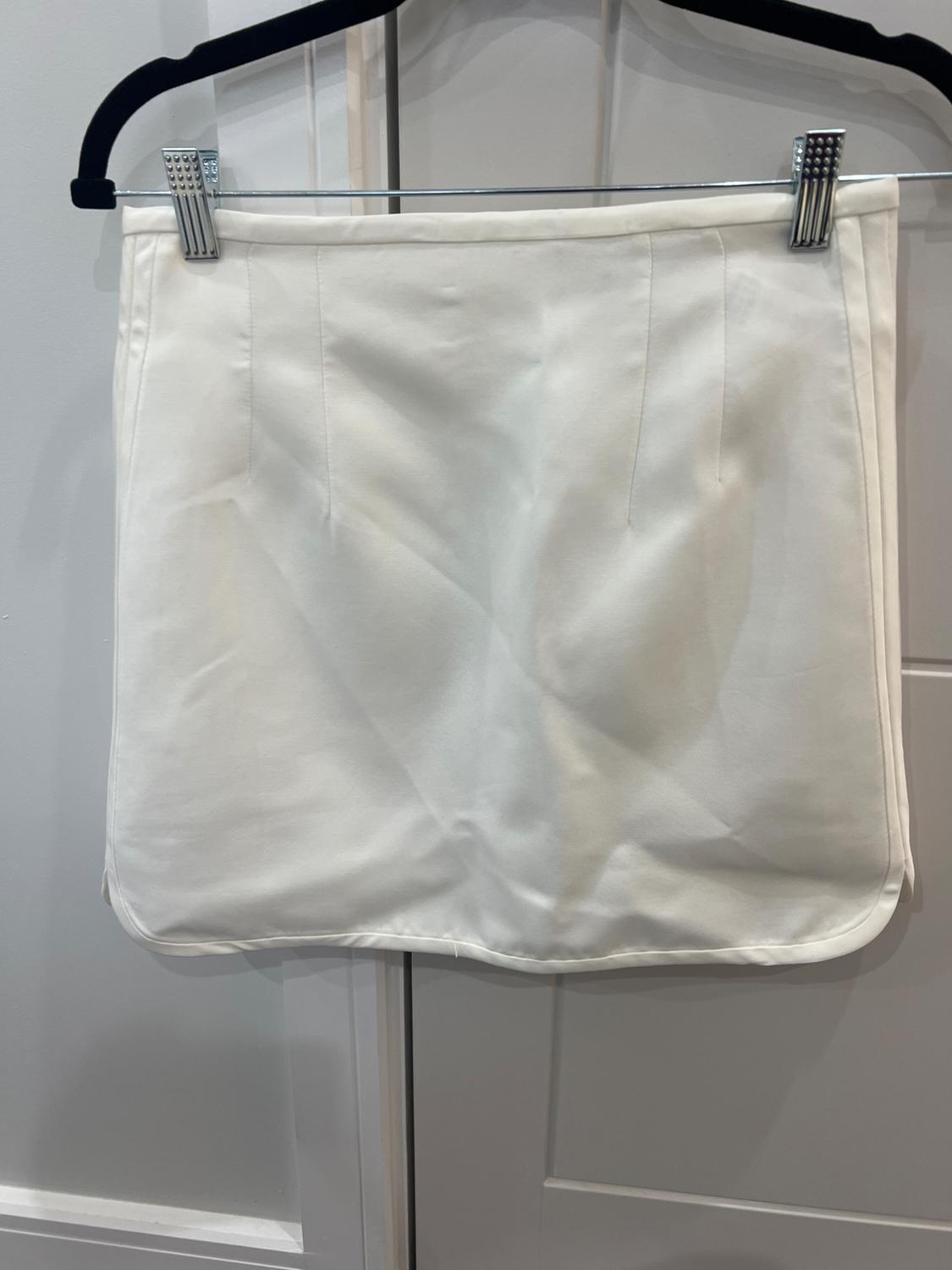 SHORT SATIN SKIRT