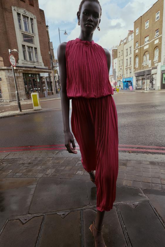 WRINKLE EFFECT PLEATED MIDI DRESS