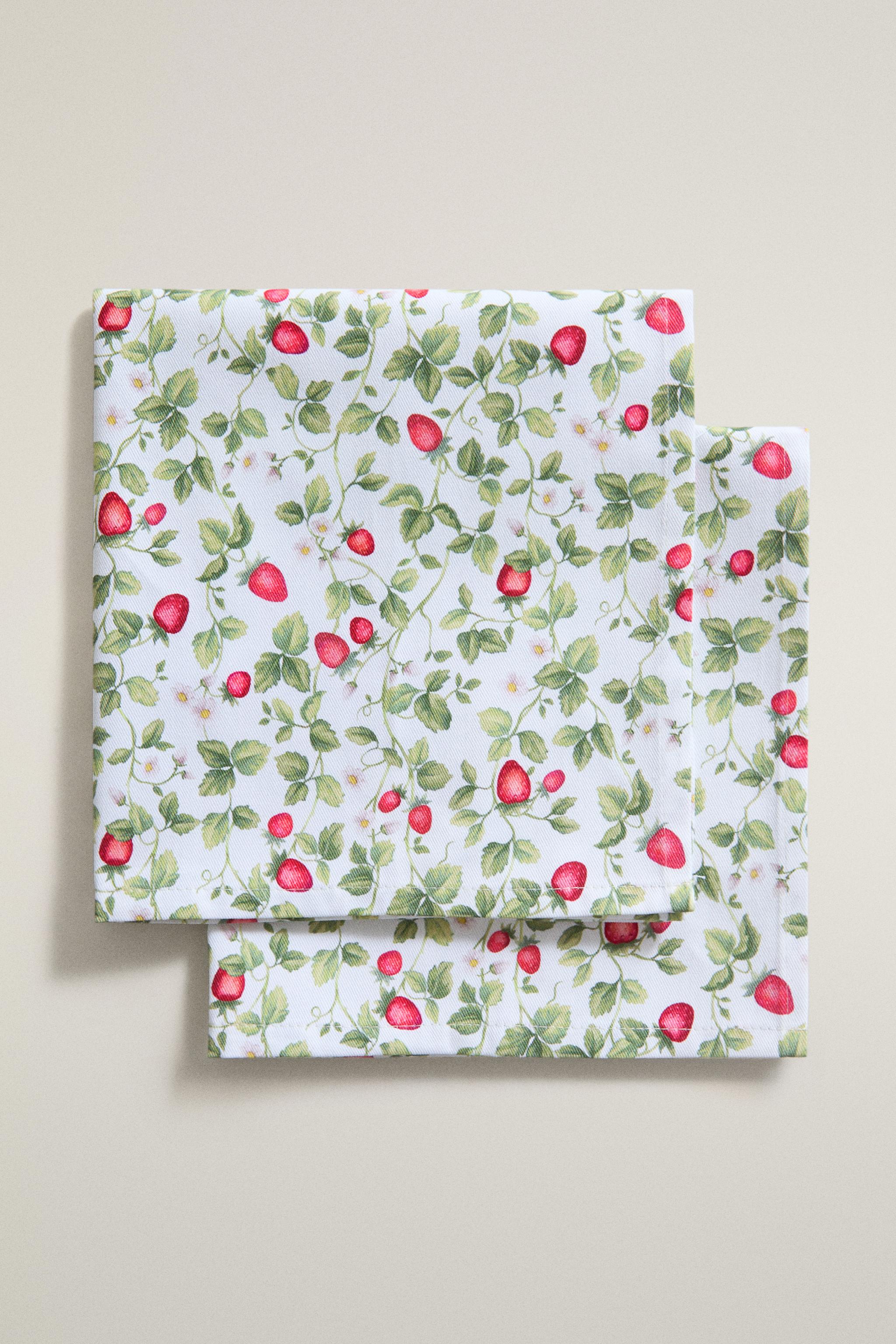 STRAWBERRY NAPKIN PACK (PACK OF 2)