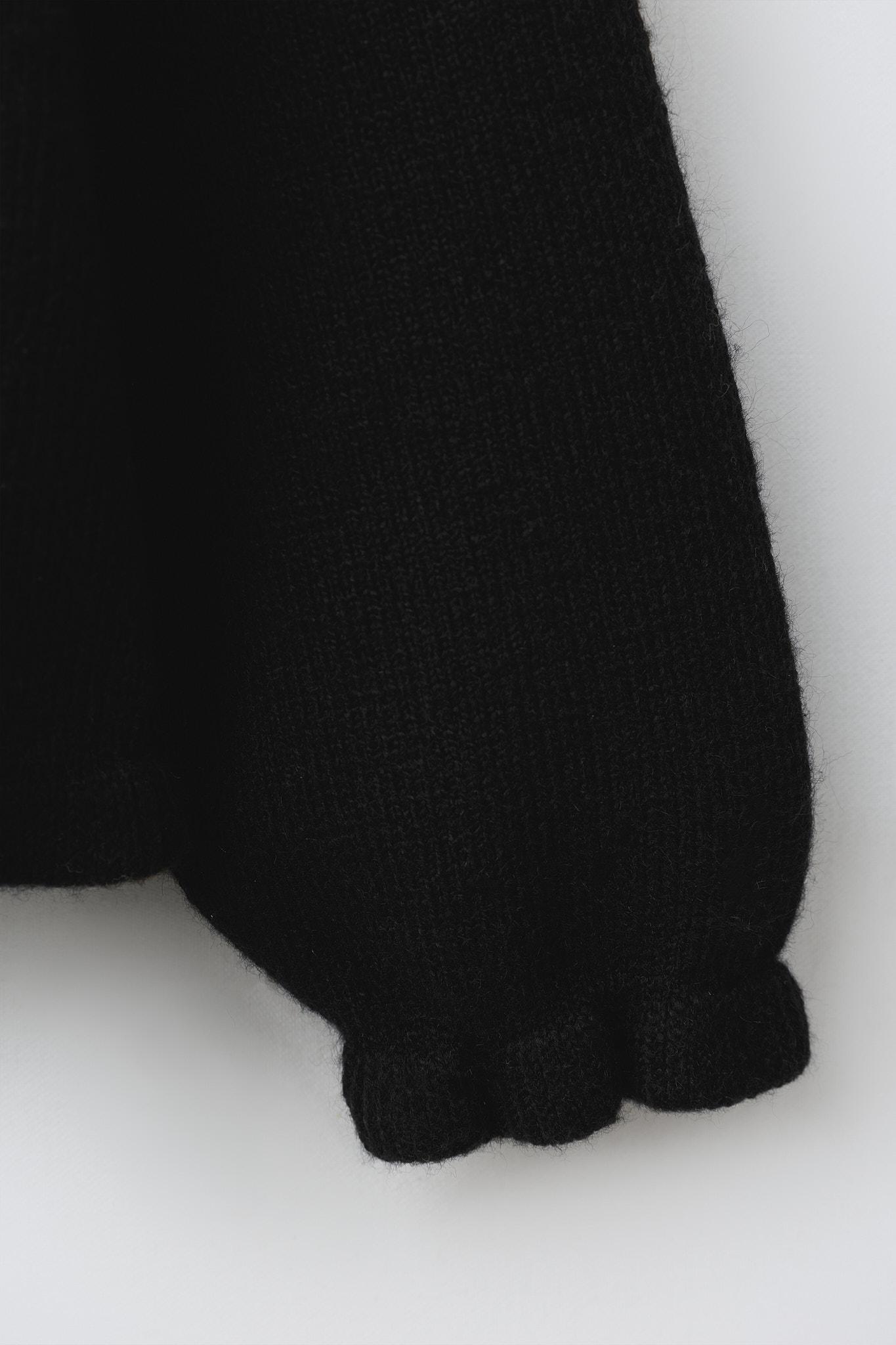 RUFFLED KNIT CARDIGAN